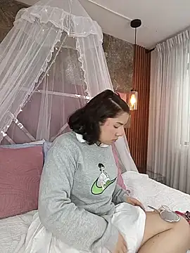 EmmaSulivan online show from 02-19-25, 01:17