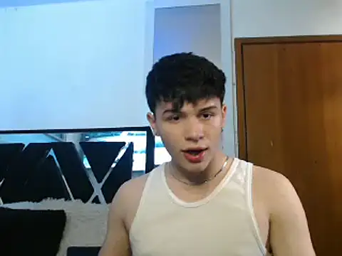 Snapshot of Smith_boy_25 chatting on 02-22-25, 08:42 Smith boy 25 online show from 02-22-25, 08:42