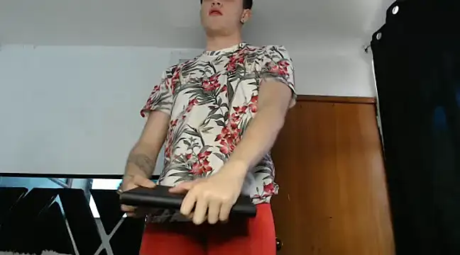 Snapshot of Smith_boy_25 chatting on 02-27-25, 09:25 Smith boy 25 online show from 02-27-25, 09:25