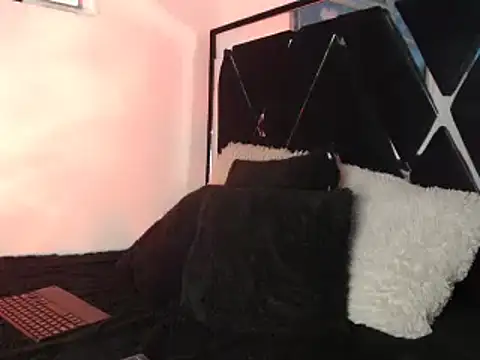 Snapshot of Smith_boy_25 chatting on 03-06-25, 10:04 Smith boy 25 online show from 03-06-25, 10:04