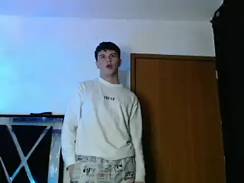 Snapshot of Smith_boy_25 chatting on 03-13-25, 01:21 Smith boy 25 online show from 03-13-25, 01:21