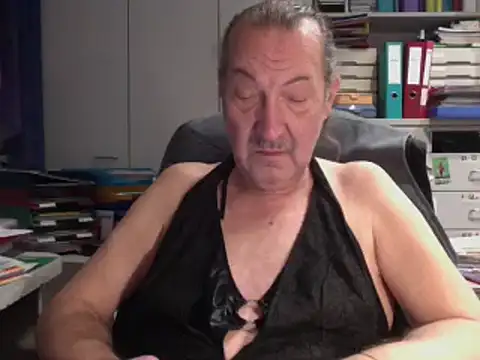 HMStraps01 online show from 02-12-25, 03:27