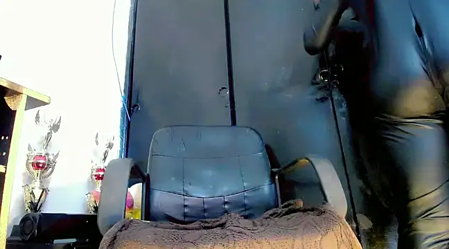 Snapshot of Iris_Gill chatting on 02-15-25, 03:50 Iris Gill online show from 02-15-25, 03:50