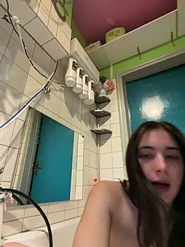 sexymelli18 online show from 04-25-26, 06:16