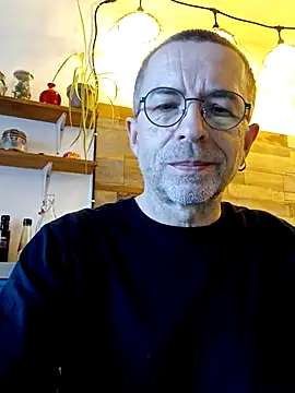 Snapshot of Xavspank2 chatting on 12-03-25, 10:24 Xavspank2 online show from 12-03-25, 10:24