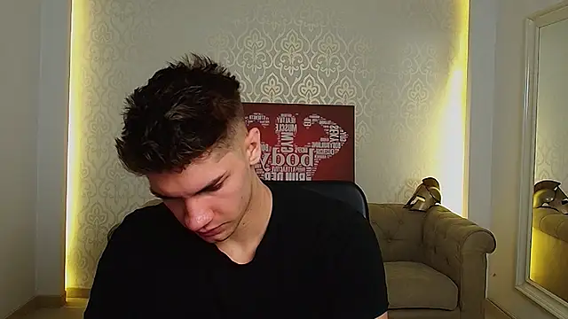 Snapshot of MaxKaiden chatting on 09-21-25, 09:22 MaxKaiden online show from 09-21-25, 09:22