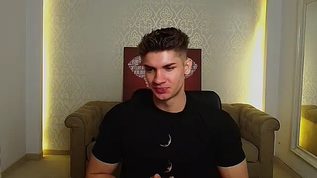 Snapshot of MaxKaiden chatting on 09-23-25, 05:32 MaxKaiden online show from 09-23-25, 05:32