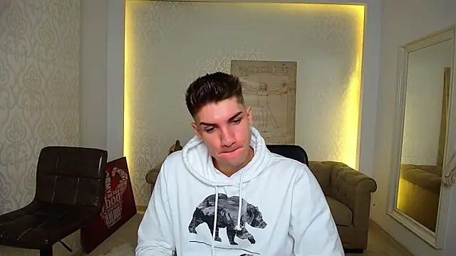 Snapshot of MaxKaiden chatting on 10-16-25, 04:46 MaxKaiden online show from 10-16-25, 04:46