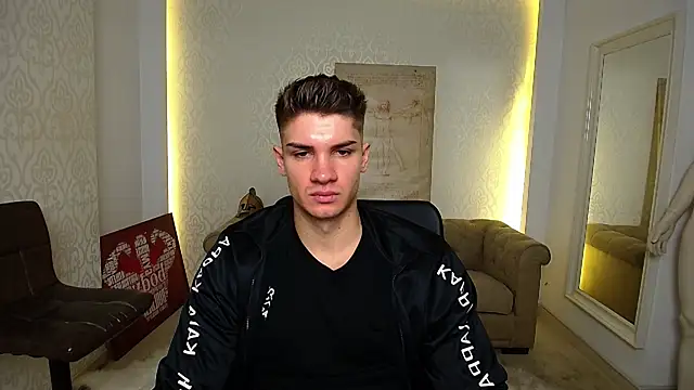 Snapshot of MaxKaiden chatting on 10-17-25, 04:48 MaxKaiden online show from 10-17-25, 04:48