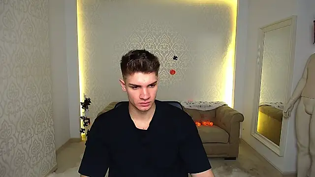 Snapshot of MaxKaiden chatting on 10-20-25, 05:08 MaxKaiden online show from 10-20-25, 05:08