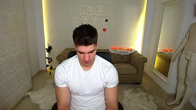 Snapshot of MaxKaiden chatting on 10-21-25, 04:46 MaxKaiden online show from 10-21-25, 04:46