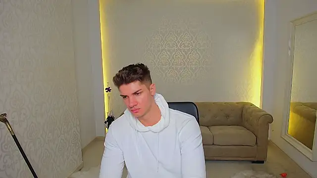 Snapshot of MaxKaiden chatting on 11-05-25, 05:40 MaxKaiden online show from 11-05-25, 05:40