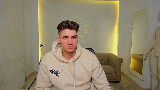 Snapshot of MaxKaiden chatting on 11-09-25, 05:28 MaxKaiden online show from 11-09-25, 05:28