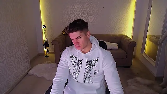 Snapshot of MaxKaiden chatting on 11-25-25, 05:40 MaxKaiden online show from 11-25-25, 05:40