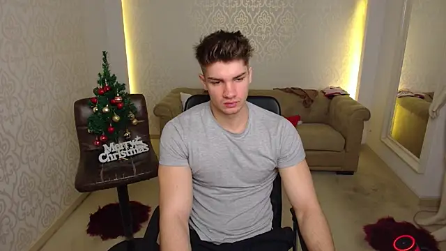 MaxKaiden online show from 12-19-25, 05:58