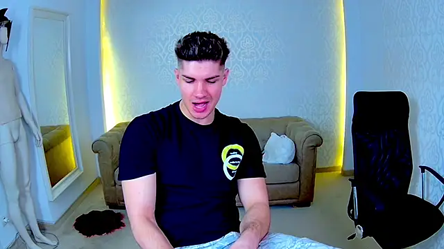 MaxKaiden online show from 02-13-26, 06:09