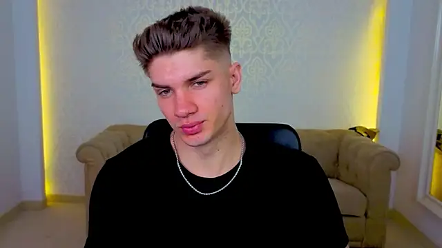 MaxKaiden online show from 04-24-26, 11:45