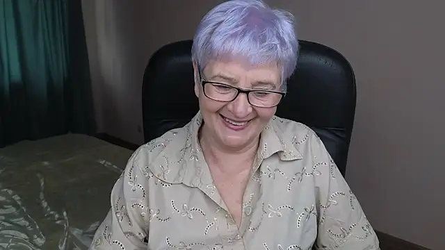 Sandra Snowflake online show from 03-15-25, 10:57