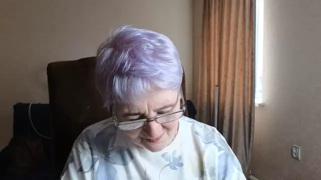 Sandra Snowflake online show from 04-14-26, 03:56