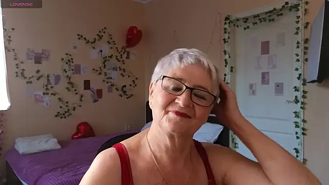Sandra Snowflake online show from 06-03-26, 02:33