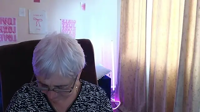 Sandra Snowflake online show from 06-10-26, 12:26