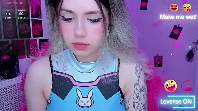 Snapshot of Sparkle_Mona chatting on 02-18-25, 01:32 Sparkle Mona online show from 02-18-25, 01:32