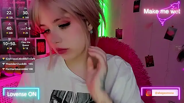 Snapshot of Sparkle_Mona chatting on 03-04-25, 05:42 Sparkle Mona online show from 03-04-25, 05:42