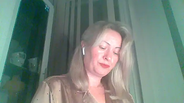 Snapshot of Mary888x chatting on 02-22-25, 05:46 Mary888x online show from 02-22-25, 05:46
