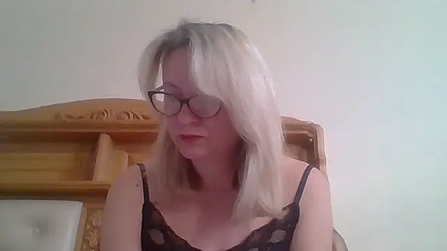 Snapshot of Mary888x chatting on 02-26-25, 06:58 Mary888x online show from 02-26-25, 06:58