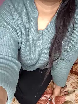 Snapshot of Sassy-soumu chatting on 02-25-25, 11:44 Sassy-soumu online show from 02-25-25, 11:44