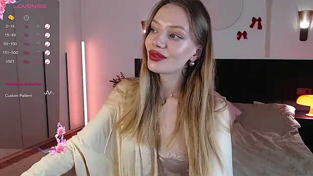 LunaticaBae online show from 01-18-26, 02:37