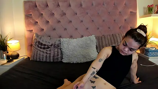 Snapshot of MaiaMini chatting on 03-07-25, 05:51 MaiaMini online show from 03-07-25, 05:51