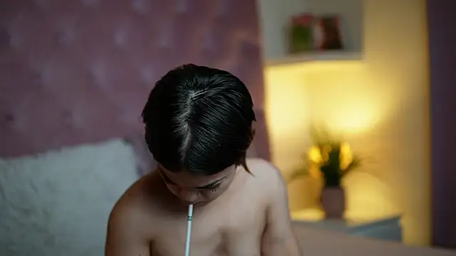 Snapshot of MaiaMini chatting on 09-15-25, 08:14 MaiaMini online show from 09-15-25, 08:14