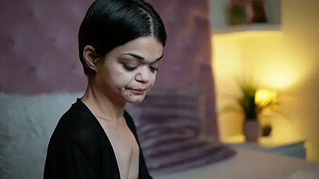 Snapshot of MaiaMini chatting on 10-14-25, 09:26 MaiaMini online show from 10-14-25, 09:26