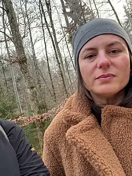 Snapshot of AvaFlowers6 chatting on 11-23-25, 12:16 AvaFlowers6 online show from 11-23-25, 12:16