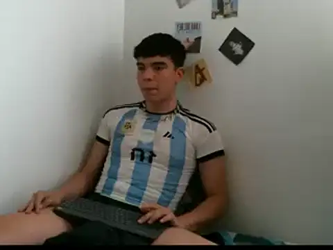 Snapshot of sebas_carter chatting on 02-18-25, 07:41 sebas carter online show from 02-18-25, 07:41