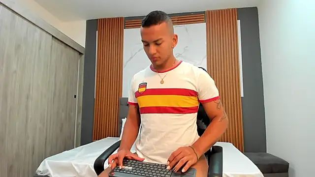 Rafa2004Cruz online show from 02-19-25, 11:38