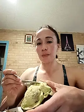 Snapshot of Coeur_de_luxure chatting on 02-16-25, 09:05 Coeur de luxure online show from 02-16-25, 09:05