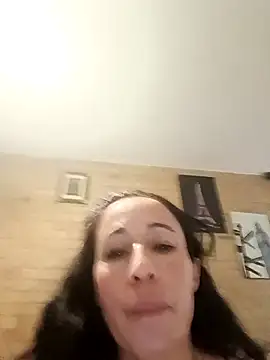 Snapshot of Coeur_de_luxure chatting on 02-23-25, 07:49 Coeur de luxure online show from 02-23-25, 07:49