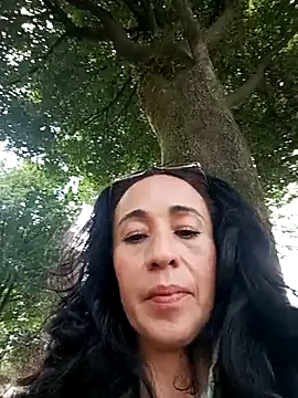 Snapshot of Coeur_de_luxure chatting on 02-27-25, 05:47 Coeur de luxure online show from 02-27-25, 05:47