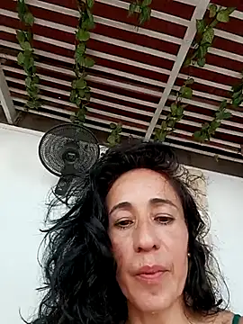 Snapshot of Coeur_de_luxure chatting on 03-02-25, 09:43 Coeur de luxure online show from 03-02-25, 09:43