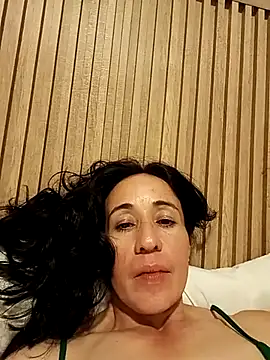 Snapshot of Coeur_de_luxure chatting on 03-03-25, 02:15 Coeur de luxure online show from 03-03-25, 02:15