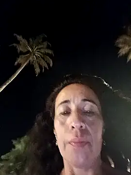 Snapshot of Coeur_de_luxure chatting on 03-04-25, 01:55 Coeur de luxure online show from 03-04-25, 01:55