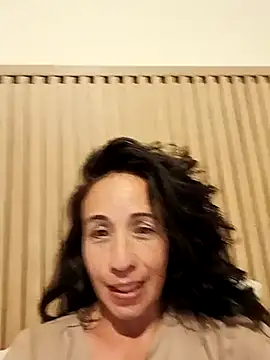 Snapshot of Coeur_de_luxure chatting on 03-05-25, 01:42 Coeur de luxure online show from 03-05-25, 01:42