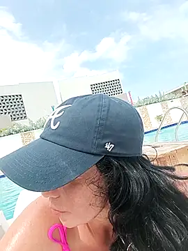 Snapshot of Coeur_de_luxure chatting on 03-05-25, 03:07 Coeur de luxure online show from 03-05-25, 03:07