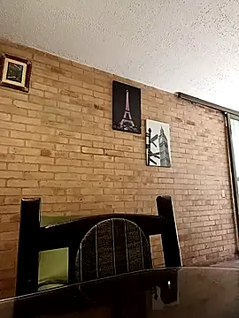 Snapshot of Coeur_de_luxure chatting on 03-13-25, 06:56 Coeur de luxure online show from 03-13-25, 06:56