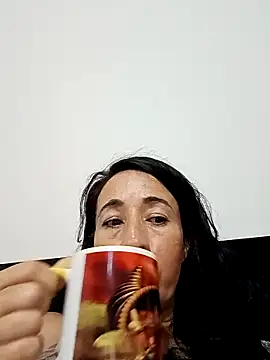 Snapshot of Coeur_de_luxure chatting on 03-16-25, 01:27 Coeur de luxure online show from 03-16-25, 01:27