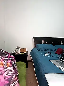 Snapshot of Coeur_de_luxure chatting on 03-16-25, 04:34 Coeur de luxure online show from 03-16-25, 04:34