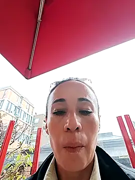 Snapshot of Coeur_de_luxure chatting on 03-22-25, 01:08 Coeur de luxure online show from 03-22-25, 01:08