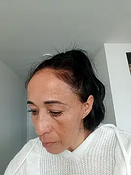 Snapshot of Coeur_de_luxure chatting on 09-10-25, 03:34 Coeur de luxure online show from 09-10-25, 03:34